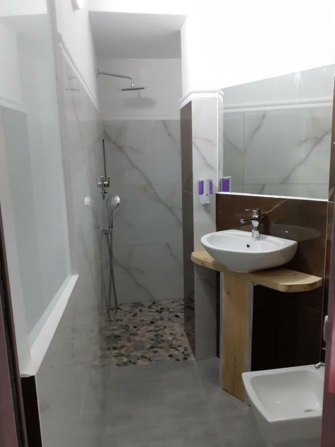 Vila Oliven Vlore Bagian luar foto
